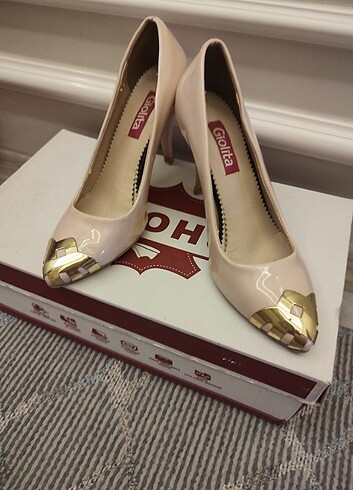 Tozlu Stiletto