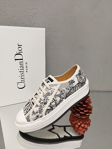 39 Beden Christian dior sneaker