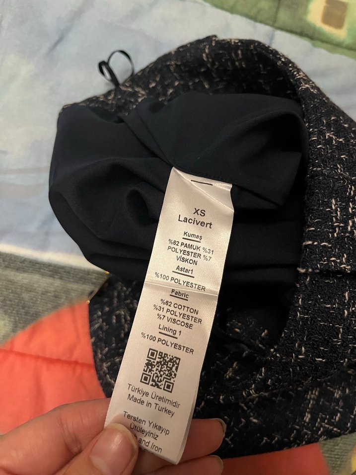 Düğmeli Siyah Mini Etek - Görsel 4