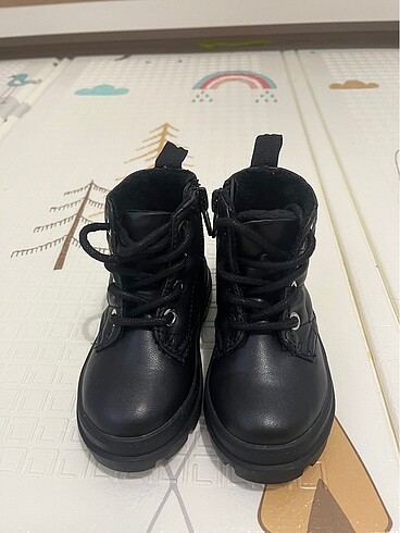 21 Beden siyah Renk H&M Çocuk Postal