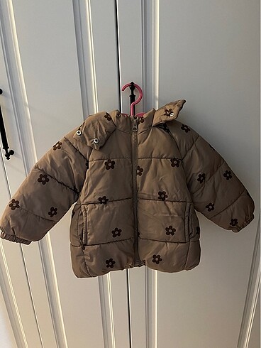 Zara Mont