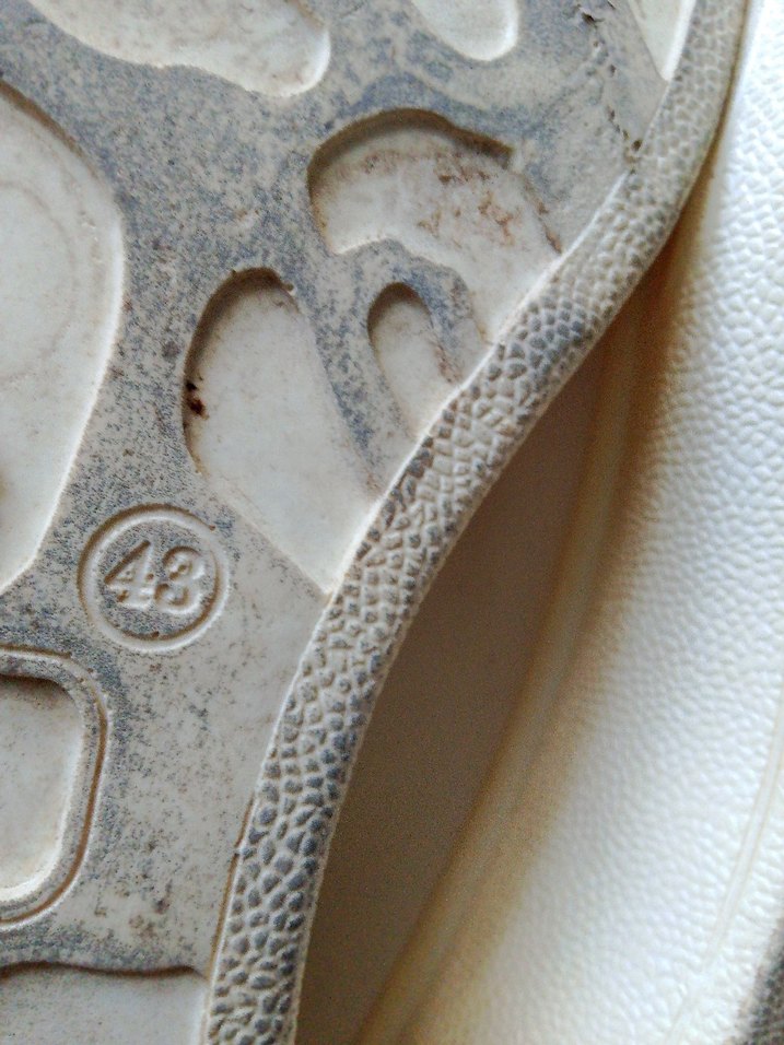 Beyaz Spor Ayakkabı Rahat ve Şık - Görsel 5