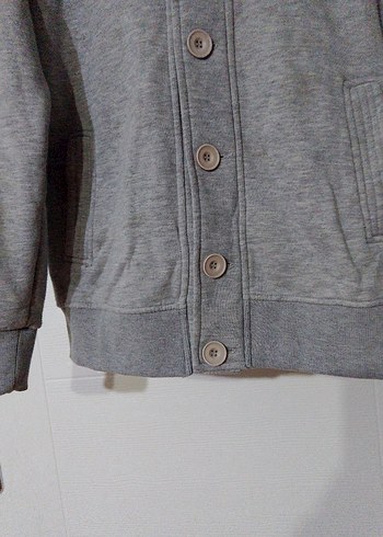 Gri Düğmeli kapşonlu hırka - Görsel 3