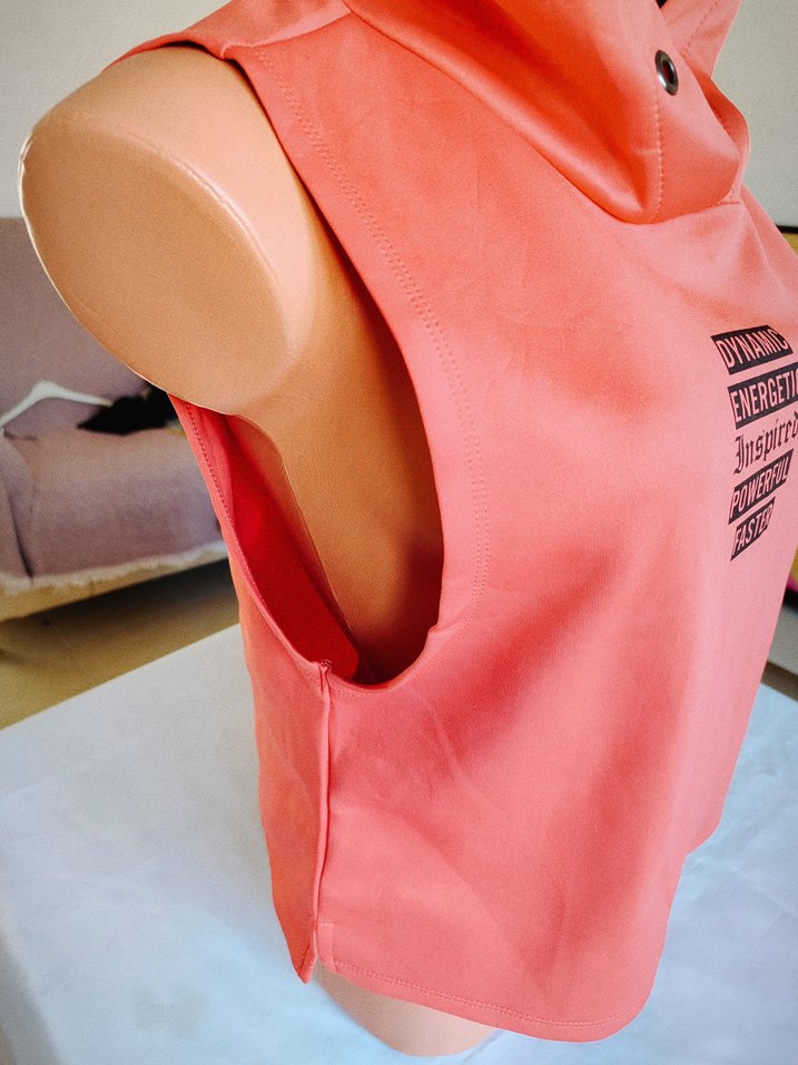 lc waikiki kapişonlu kapişon içi fileli çok tarz sporcu üstü - Görsel 4