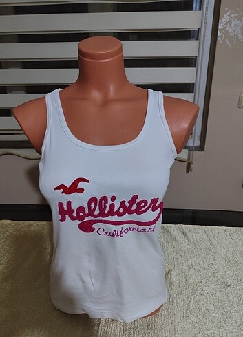 hollister yurt dışından kolsuz basic tişört.. m yazıyor ama s uy