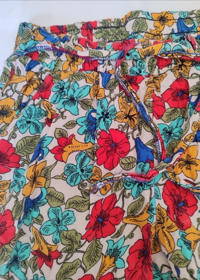 cigaretti tiril tiril kumaştan çiçek desenli yazlık pantolon - Görsel 4