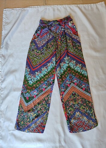 zara yurt dışından pacthwerk otantik cigaretti pantolon.. 13-14  - Görsel 2