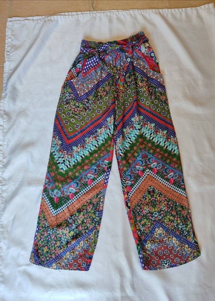 zara yurt dışından pacthwerk otantik cigaretti pantolon.. 13-14  - Görsel 2