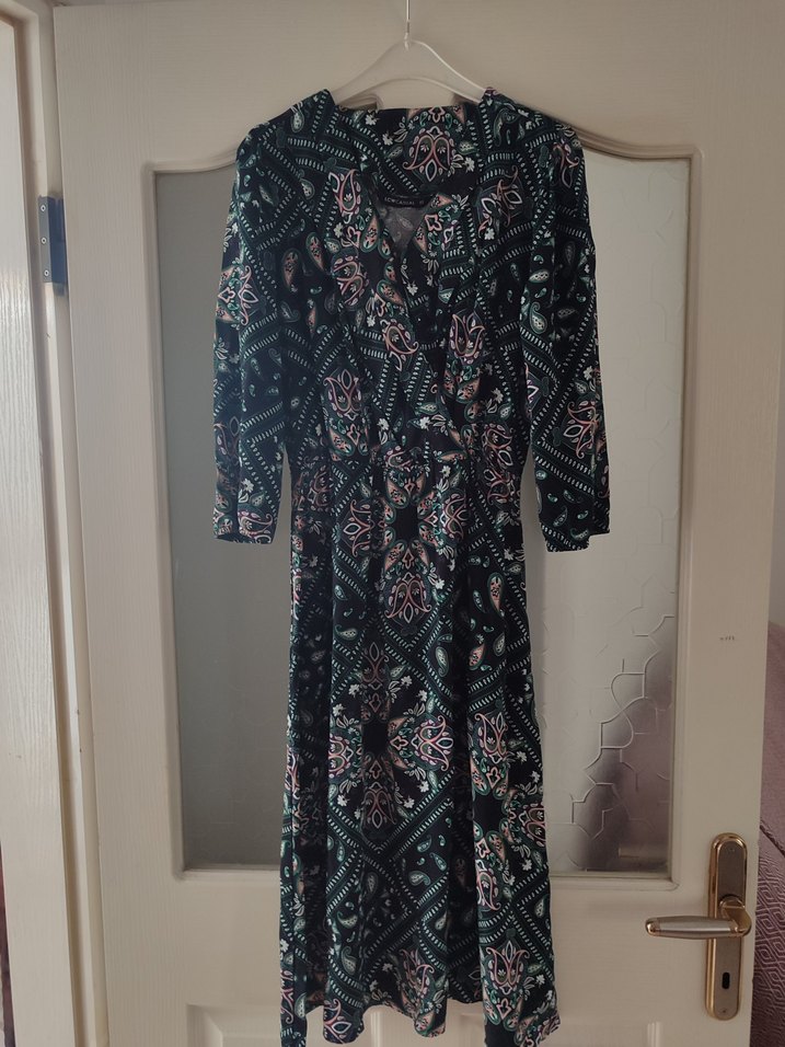 lcw kruvaze yaka kloş elbise - Görsel 4