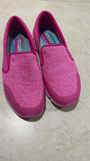 Skechers