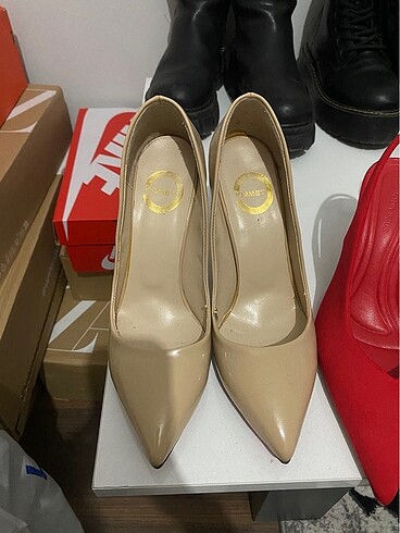Diğer Rugan ten rengi stiletto