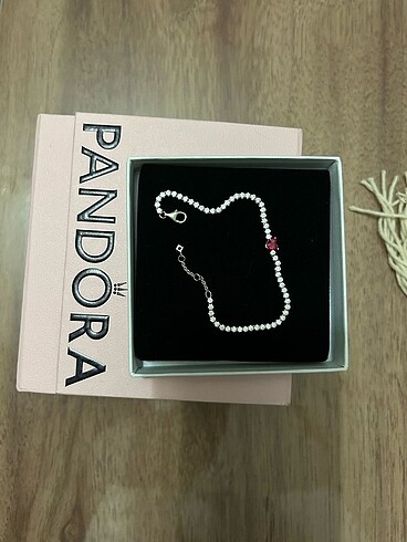 Pandora Pandora Kırmızı Kalp Bileklik