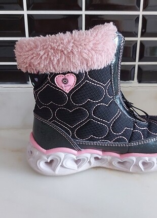 Skecher kız çocuk bot 