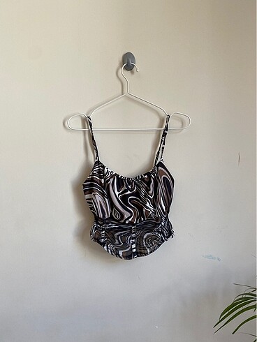 Tül Detaylı Çizgili Crop Top