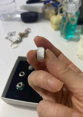 Boncuklu Çok Renkli Kadın Charms - Görsel 3