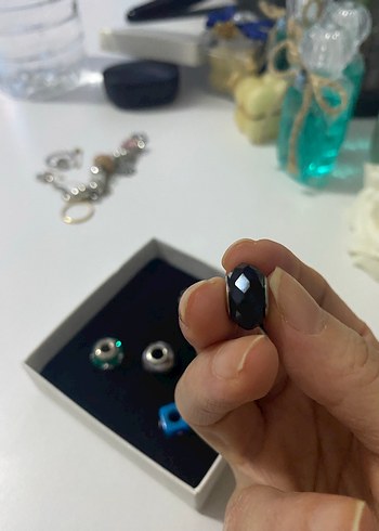 Boncuklu Çok Renkli Kadın Charms - Görsel 5