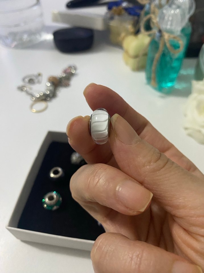 Boncuklu Çok Renkli Kadın Charms - Görsel 3