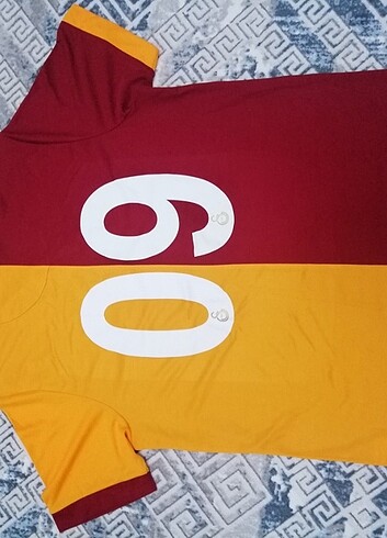 Galatasaray Orijinal Galatasaray forma site fiyatı 750-800 arasıdır 