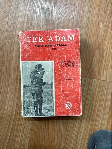Tek adam Şevket Süreyya Aydemir