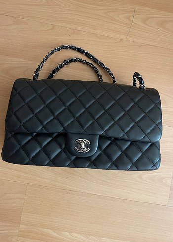 Chanel Siyah Kapitone Omuz Cantasi