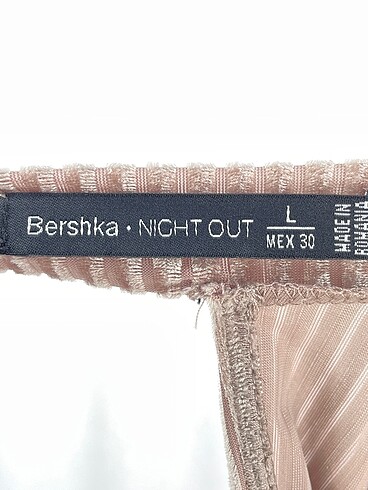l Beden çeşitli Renk Bershka Bluz %70 İndirimli.