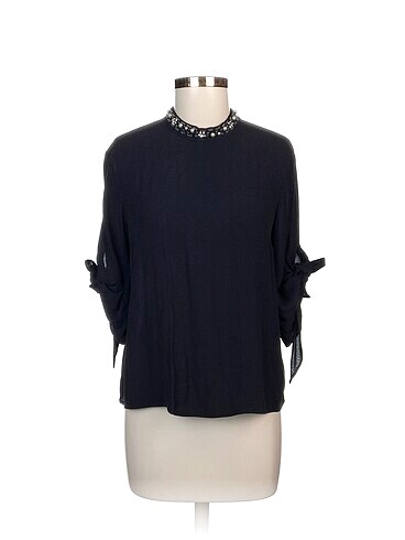 H&M Bluz %70 İndirimli.