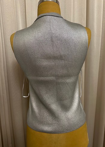 Gümüş kolsuz triko - Görsel 3