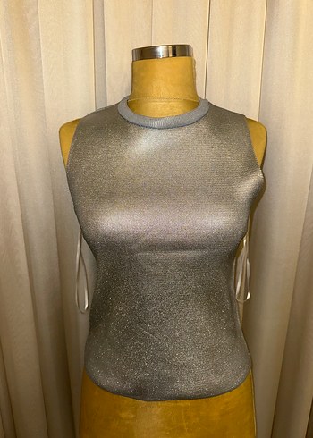 Gümüş kolsuz triko - Görsel 2