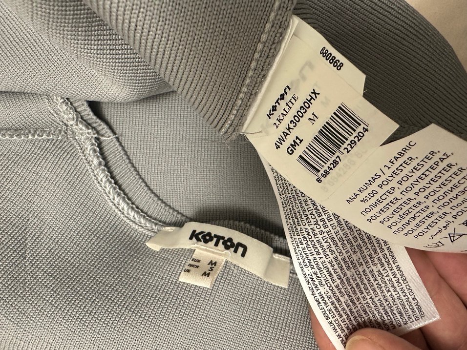 Gümüş kolsuz triko - Görsel 4