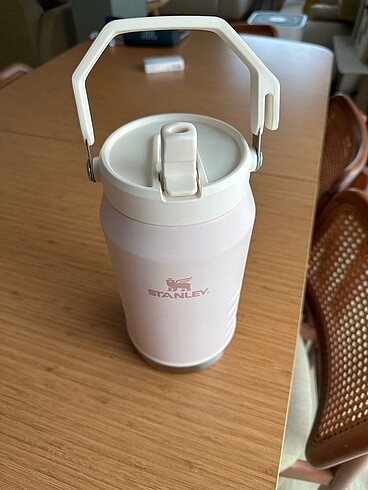 Stanley the ıceflow flip straw jug termos