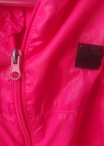 4 Yaş Beden Kız Çocuk Neon Pembe Kapüşonlu Yağmurluk