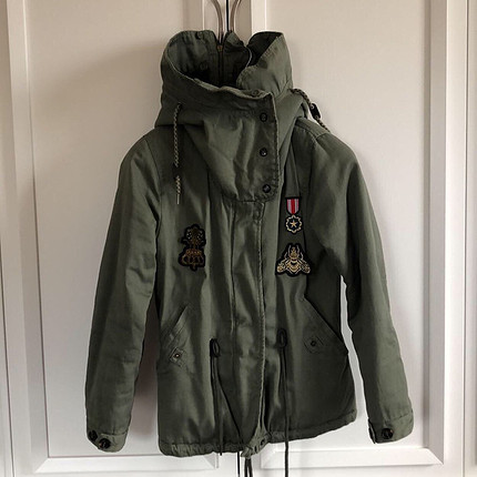 Pull&Bear; kapşonlu içi kürklü parka