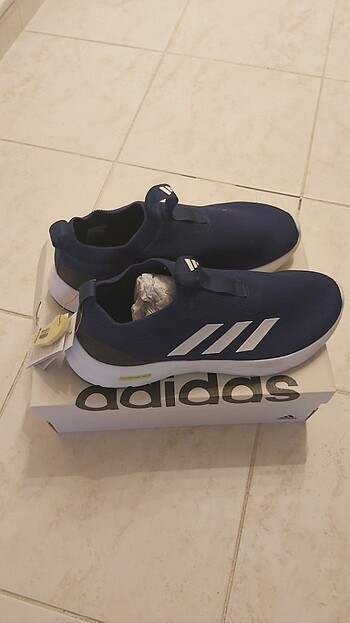 Adidas spor ayakkabı