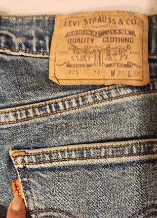 28 Beden mavi Renk Levis kot pantolon 805