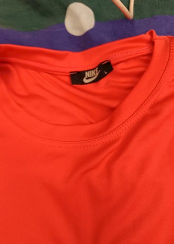 l Beden Nike Kırmızı Kısa Kollu Erkek Tişört