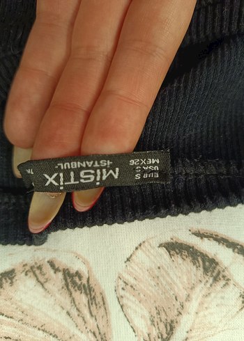 Siyah Drapeli Yüksek Yakalı yandan bağlamalı elbise - Görsel 3