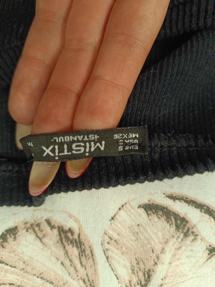 Siyah Drapeli Yüksek Yakalı yandan bağlamalı elbise - Görsel 3