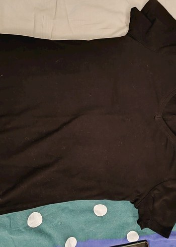 Siyah V Yaka Kısa KolluTişört - Görsel 2