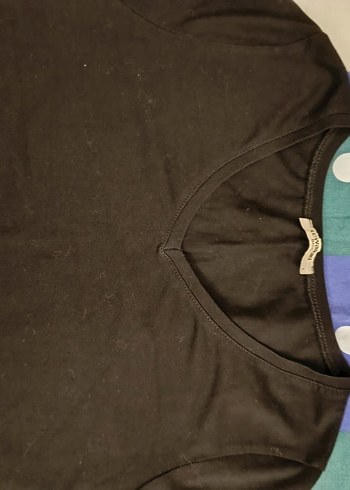 Siyah V Yaka Kısa KolluTişört - Görsel 4