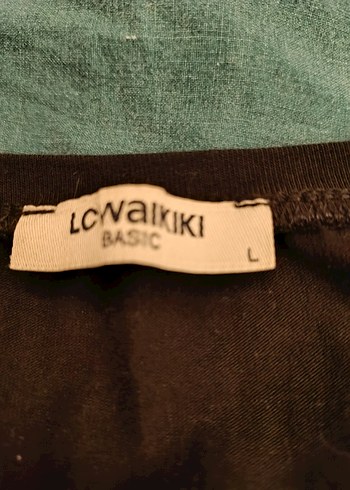 Siyah V Yaka Kısa KolluTişört - Görsel 3