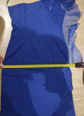 Saks mavisi tek omuz yırtmaçlı abiye  - Görsel 8