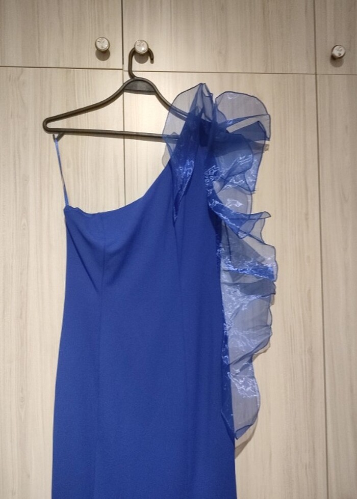 Saks mavisi tek omuz yırtmaçlı abiye  - Görsel 2