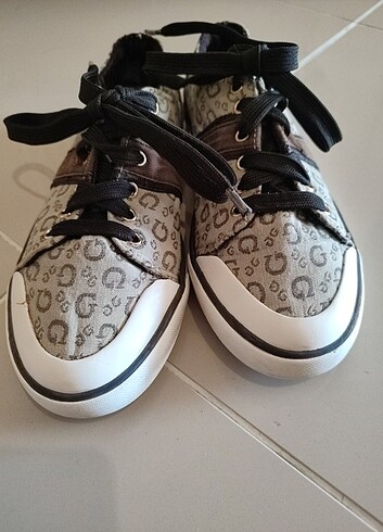 38 Beden Guess 8 m spor ayakkabı