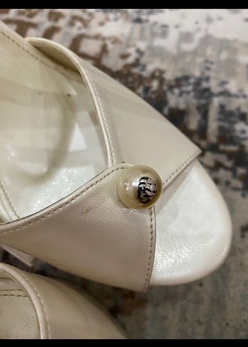 Beyaz Yılan Desenli Dolgu Topuklu Kadın Ayakkabı - Görsel 4