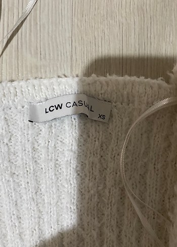 LC Waikiki Düğmeli Beyaz Triko Kadın Hırka
