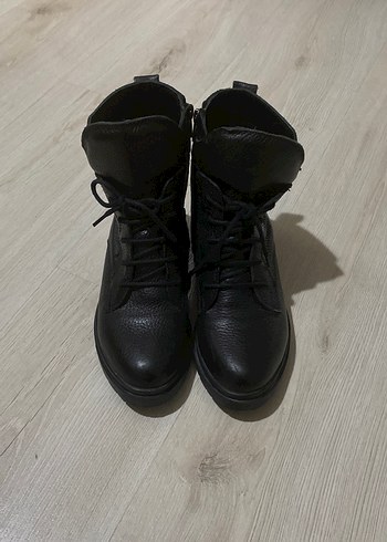 Siyah Deri Kadın Wedge Topuklu Bot