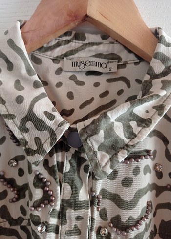 Kadın Kamuflaj Desenli Düğmeli Uzun Kollu Gömlek - Görsel 2