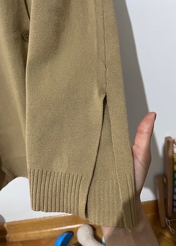 Bej Düğmeli V Yaka Kadın Süveter - Görsel 2