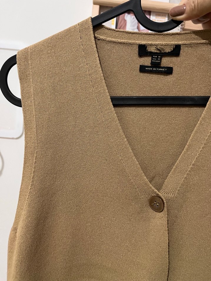Bej Düğmeli V Yaka Kadın Süveter - Görsel 4