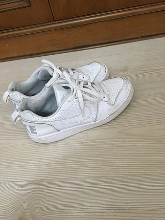 Nike court low